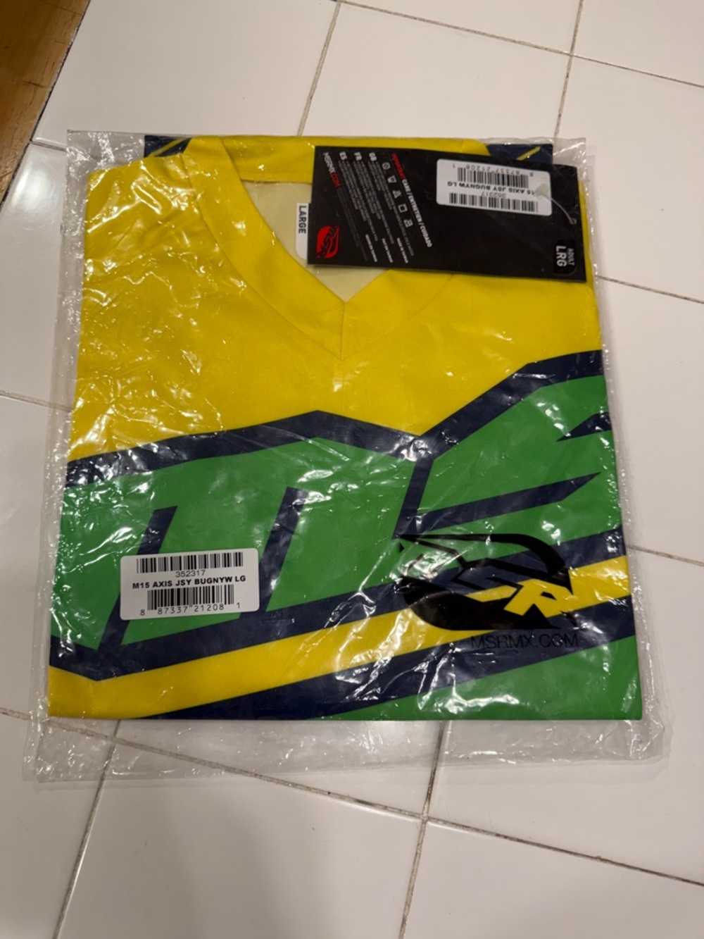 Unbranded Men's Yellow & Green V-Neck Sports Jersey